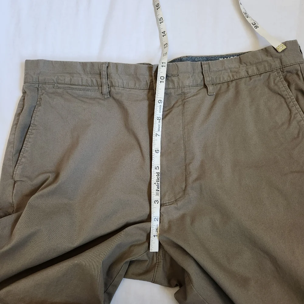 J. Crew men's shorts Chino green 35×9